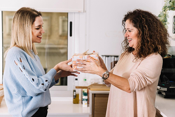 Como Brindes Corporativos Podem Melhorar o Relacionamento com Clientes