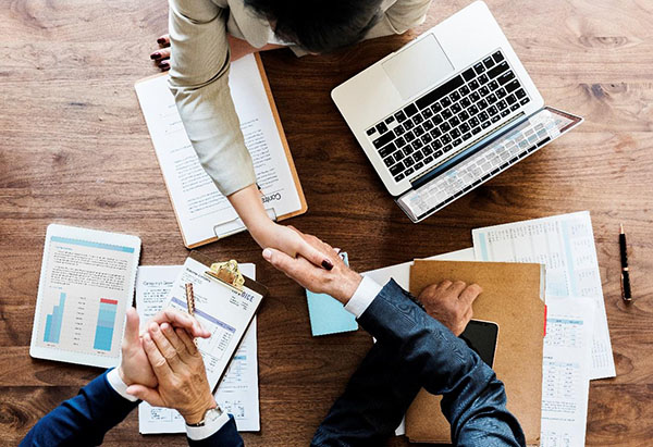 Melhor Preço para Brindes Personalizados: Como Negociar com Fornecedores