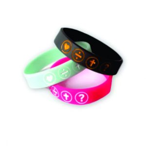 Pulseira de silicone com mensagem multicolorida
