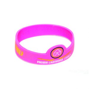 Pulseira de silicone larga com formatos personalizados