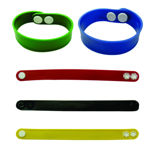 Pulseira de silicone com fecho de pressão ajustável