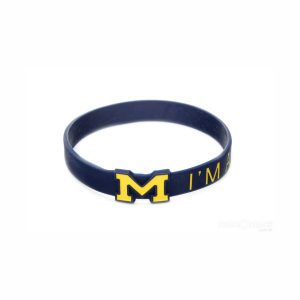 Pulseira de silicone com gravação em formatos personalizados