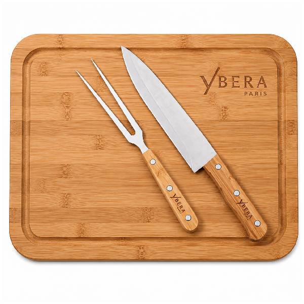 Tábua e utensílios para churrasco
