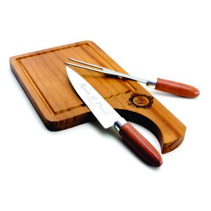 Tábua e utensílios para churrasco
